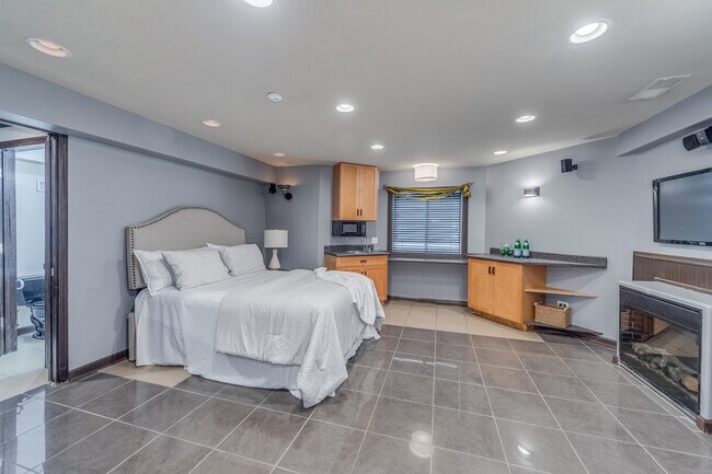 Building Photo - 243 Boxcar Ave