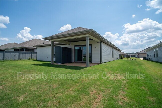 Building Photo - 154 Lillian Farms Blvd