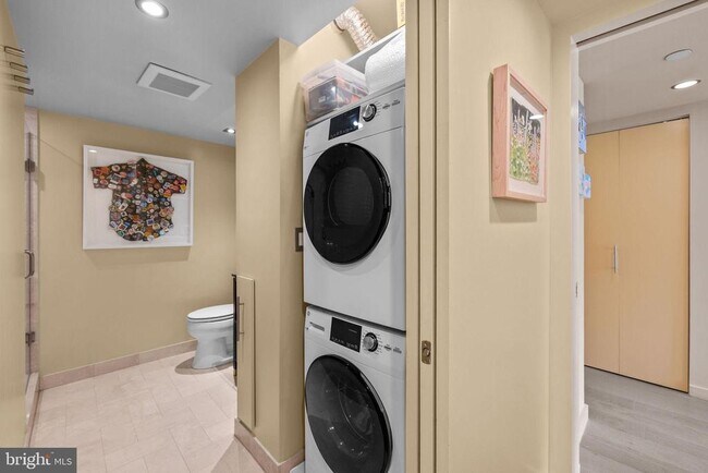 Building Photo - 1401 17th St NW