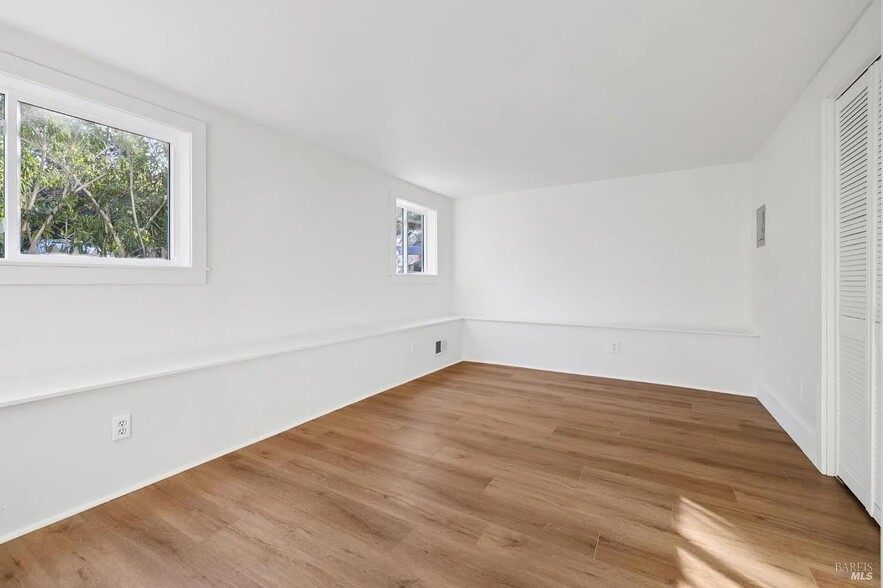 Building Photo - 242 D St