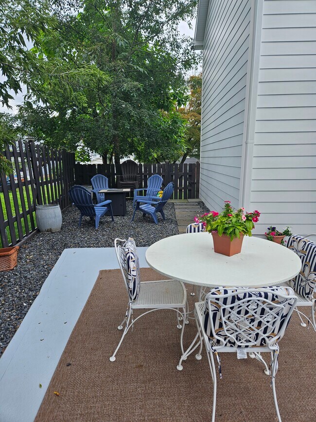 Building Photo - 16 N Washington St