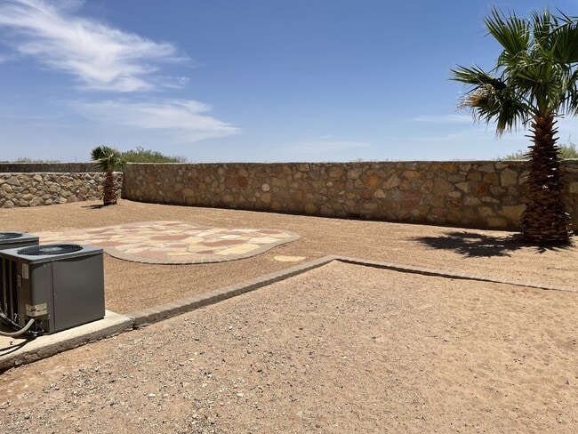 Building Photo - 12960 Cozy Cove Ave