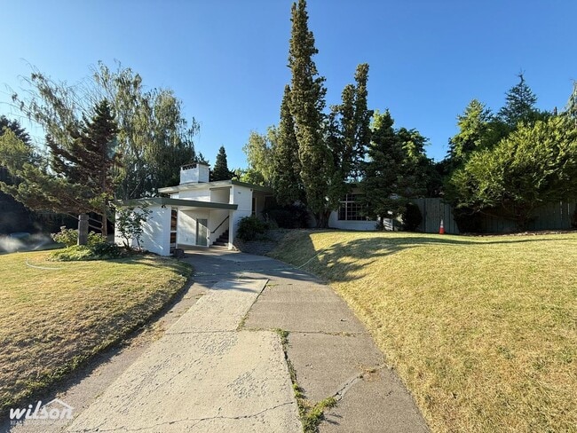Building Photo - Beautiful 3bd/2ba Single Family Home near ...