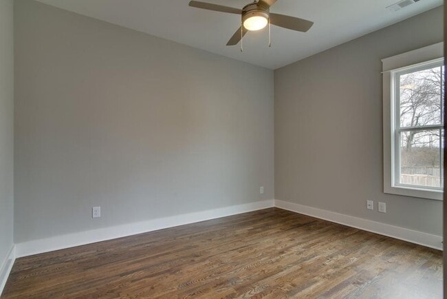 Building Photo - 942 Strouse Ave