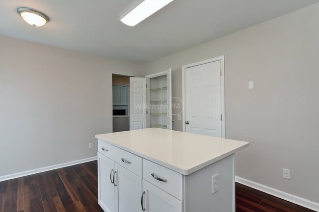Building Photo - Beautiful 3br/2.5bth Home with Bonus Room ...