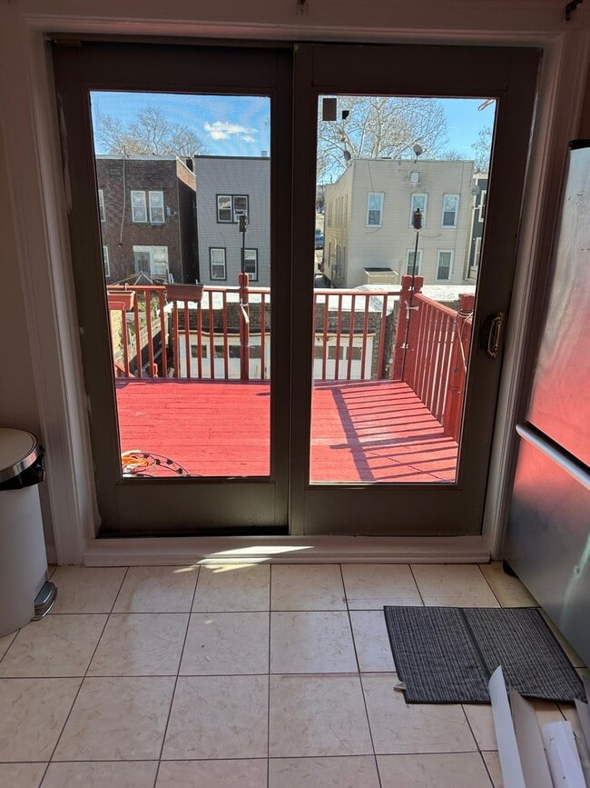 Building Photo - 268 Columbia Ave