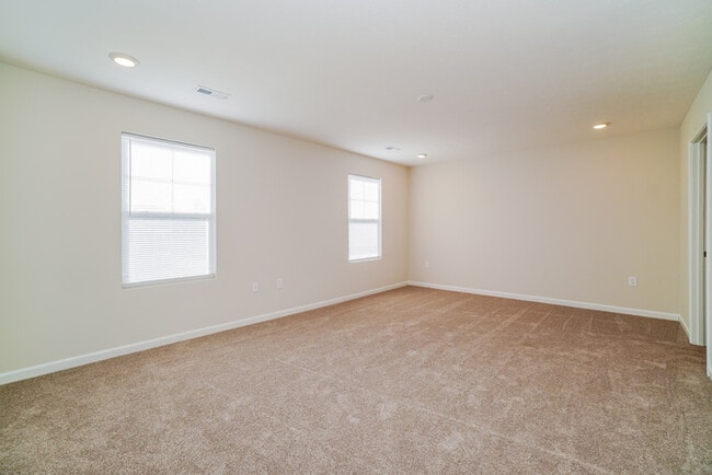 Building Photo - 2233 Woodson Dr