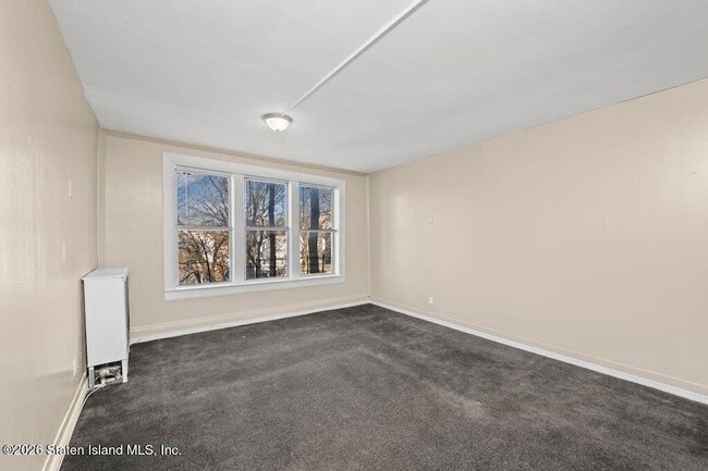 Building Photo - 37 Avon Pl