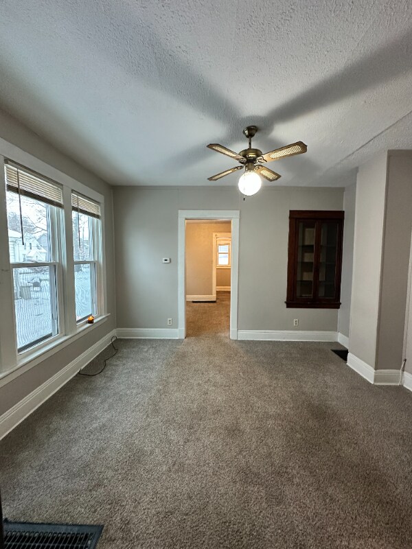 Building Photo - 526 W Beardsley Ave