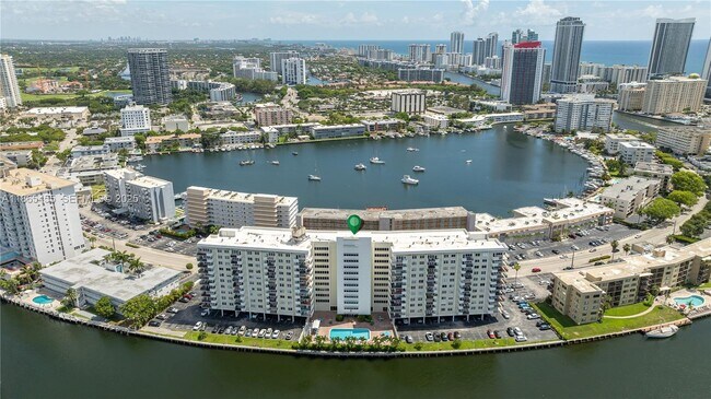 Building Photo - 401 Golden Isles Dr