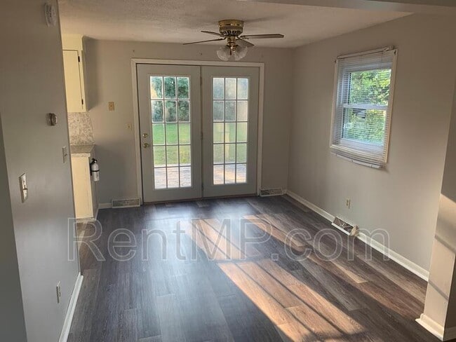 Building Photo - 1915 S Stockman Rd