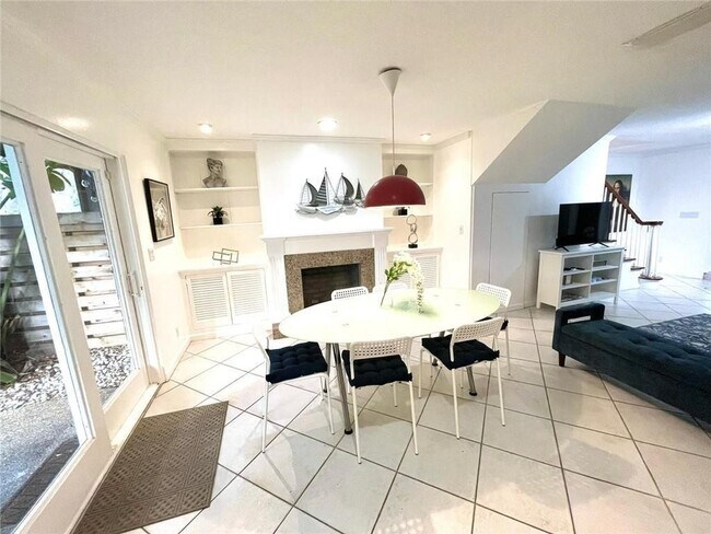 Building Photo - 619 Kensington Pl