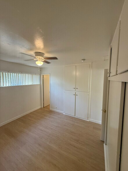 Building Photo - 1036 W 253rd St