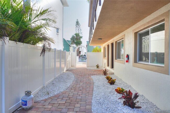 Building Photo - 8535 Blind Pass Dr