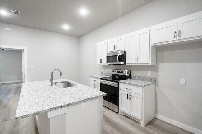 Building Photo - 2702 Baron Ave