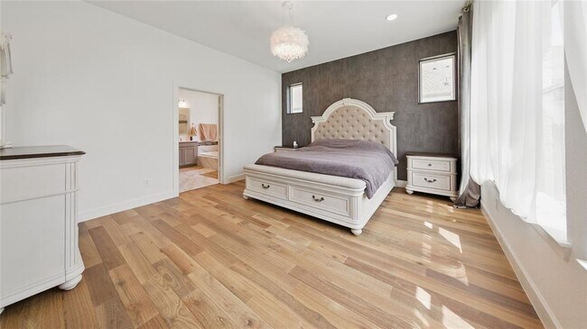 Building Photo - 2807 Kingly Pne Trl