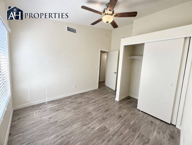 Building Photo - 7516 W Tonto Dr
