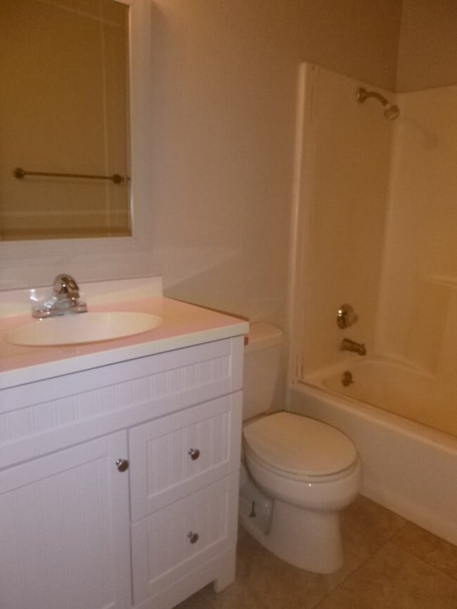 Building Photo - 3355 San Mateo Ct