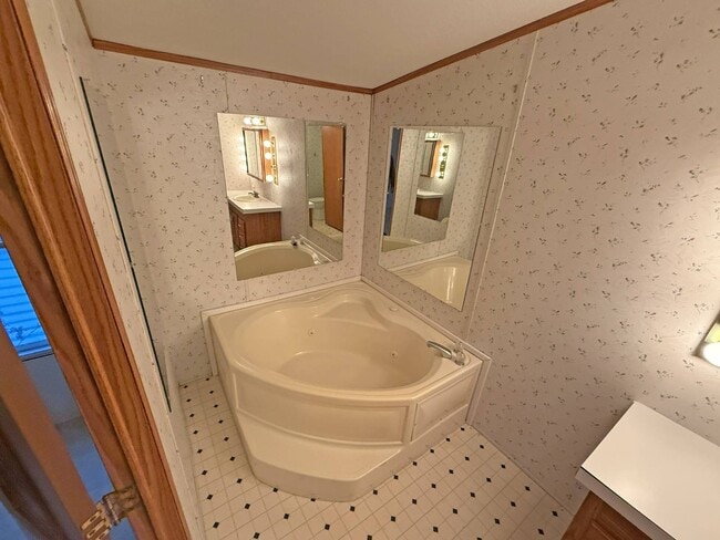 Building Photo - 2900 N Apperson Way