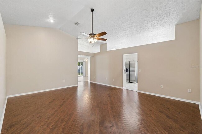 Building Photo - 7904 Floradora Dr