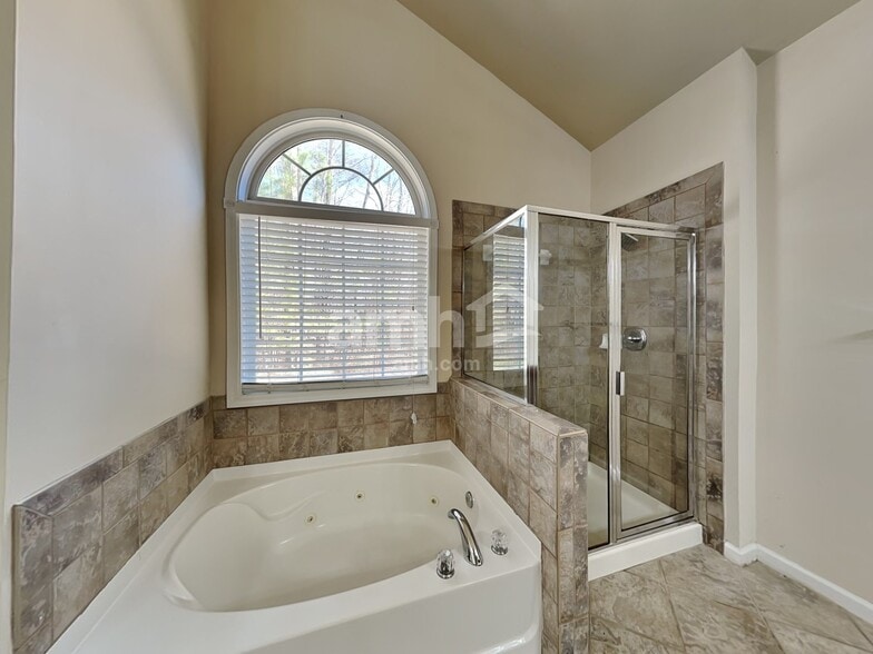 Building Photo - 5609 Grammercy Dr SW