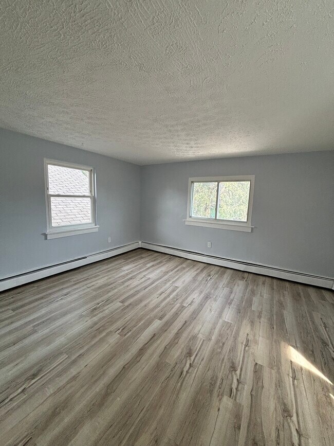 Building Photo - 1187 Simmons Ave