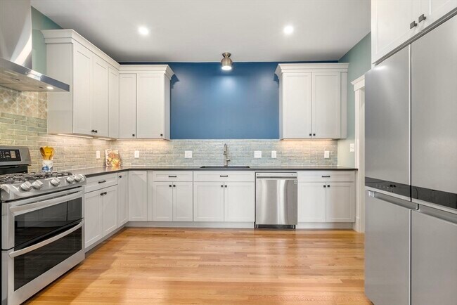 Building Photo - 132 Sewall Ave