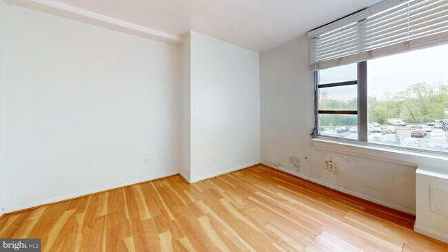 Building Photo - 4600 Duke St