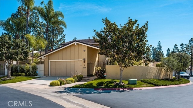 Building Photo - 5 Rue Fontainebleau