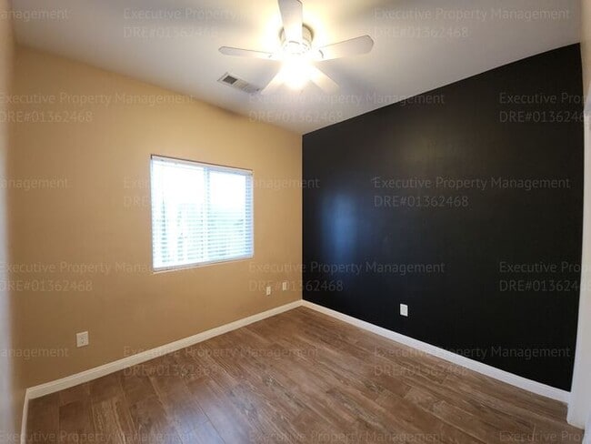Building Photo - Charming 3 bedroom, 2 bathroom home locate...