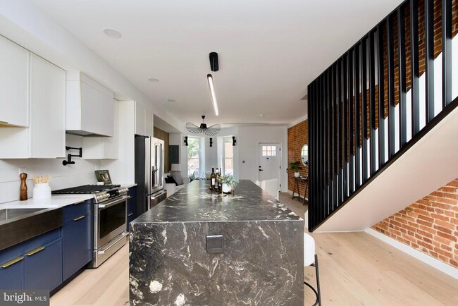 Building Photo - 1623 Marion St NW