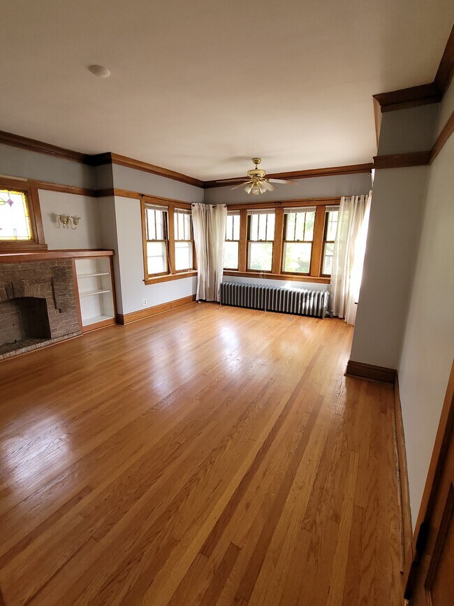 1916 Elmwood Ave 1916 Elmwood Ave Berwyn IL 60402 Apartment Finder