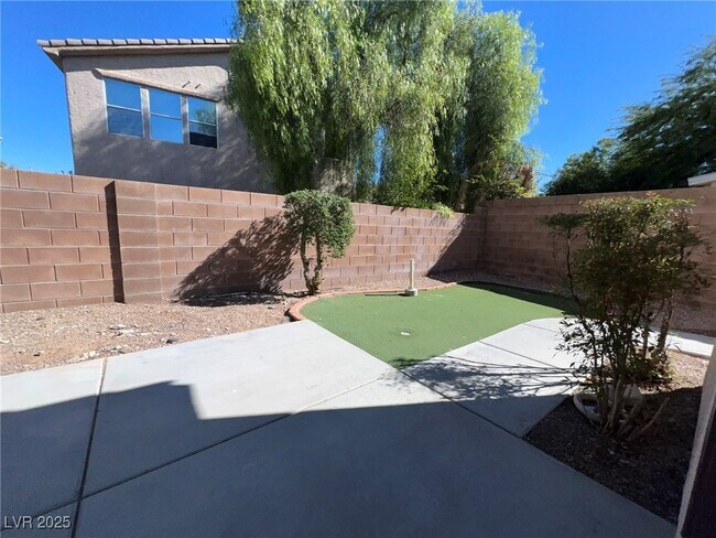 Building Photo - 10780 Valencia Hills St