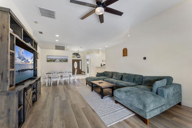 Building Photo - 107 Meadowlands Dr