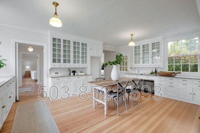 Building Photo - 3707 SW 52nd Pl