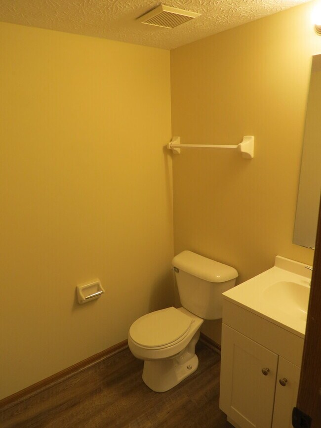 Building Photo - 1271 Caravel Dr