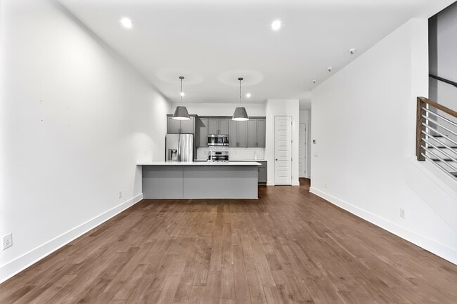 Building Photo - 700 James Ave