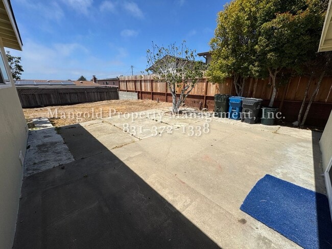 Building Photo - Beautifully Updated 3-Bedroom Home with Sp...