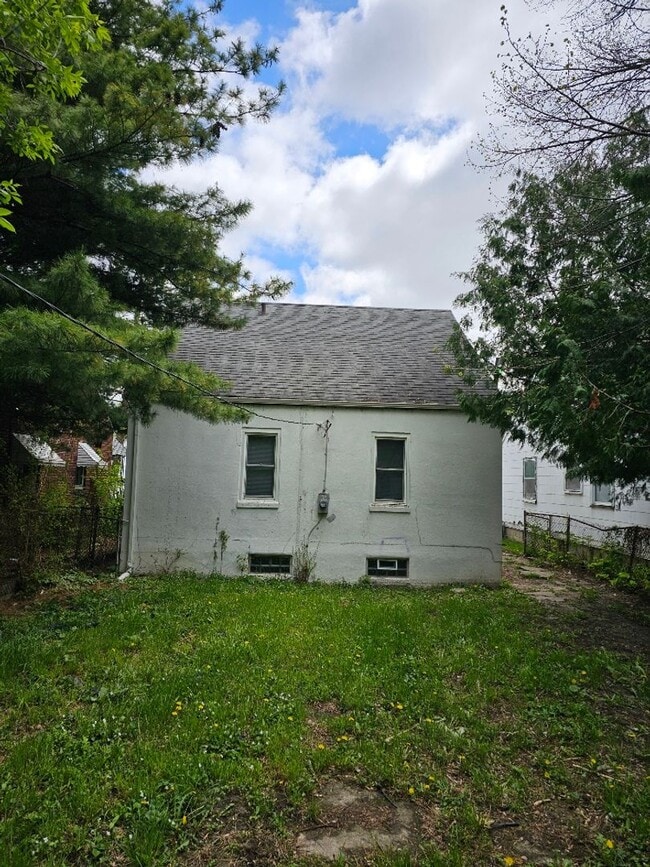 Building Photo - 7283 Minock St