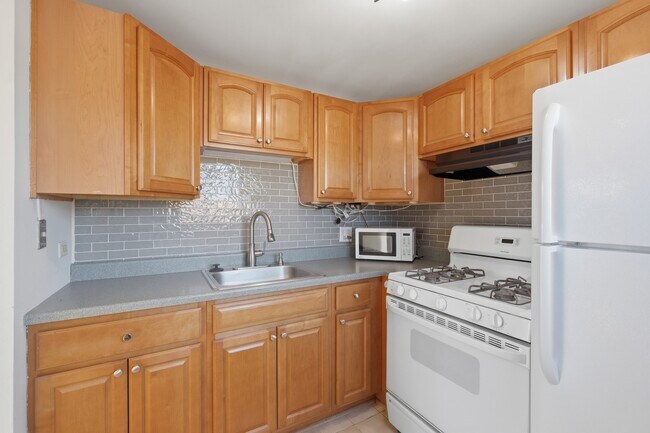 Building Photo - 1460 Fairlane Dr