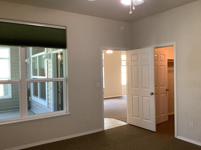 Building Photo - 5100 Village View Way