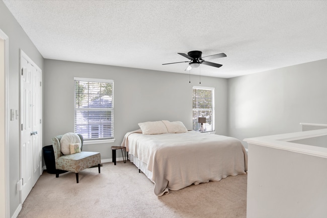 Building Photo - Innerarity Point Living at an Affordable Cost!