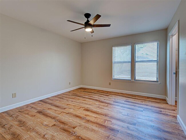 Building Photo - 4008 Crockers Lake Blvd