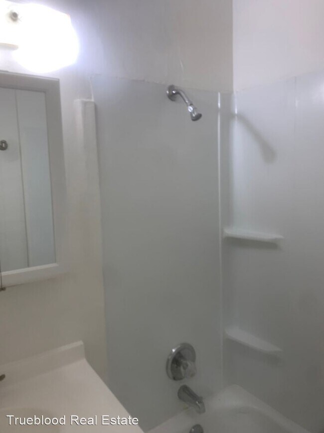 Building Photo - 2 br, 1 bath House - 531 Fairchild Apt #12