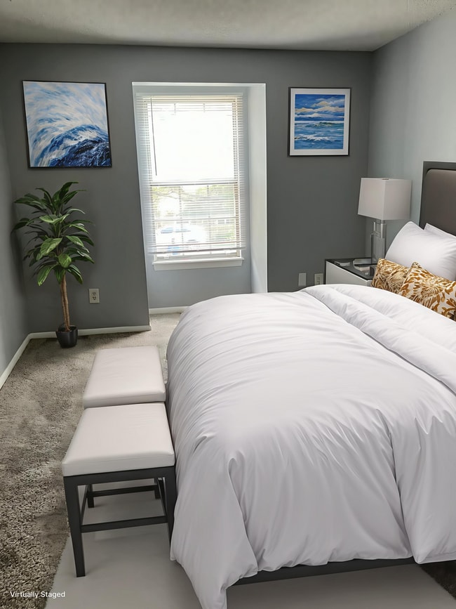 Building Photo - RENT SPECIAL! 1 month FREE RENT on 15 month lease OR 1/2 month FREE RENT on 12 month lease