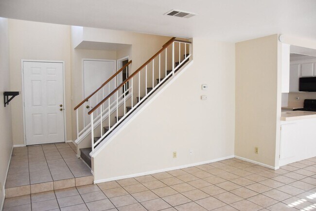 Building Photo - 630 W Palm Ave