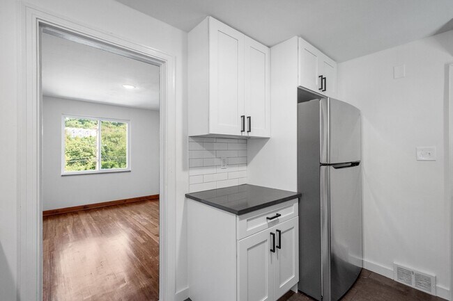 Building Photo - AVAILABLE OCT 1ST!! RENOVATED 3-BEDROOM PENN HILLS!!