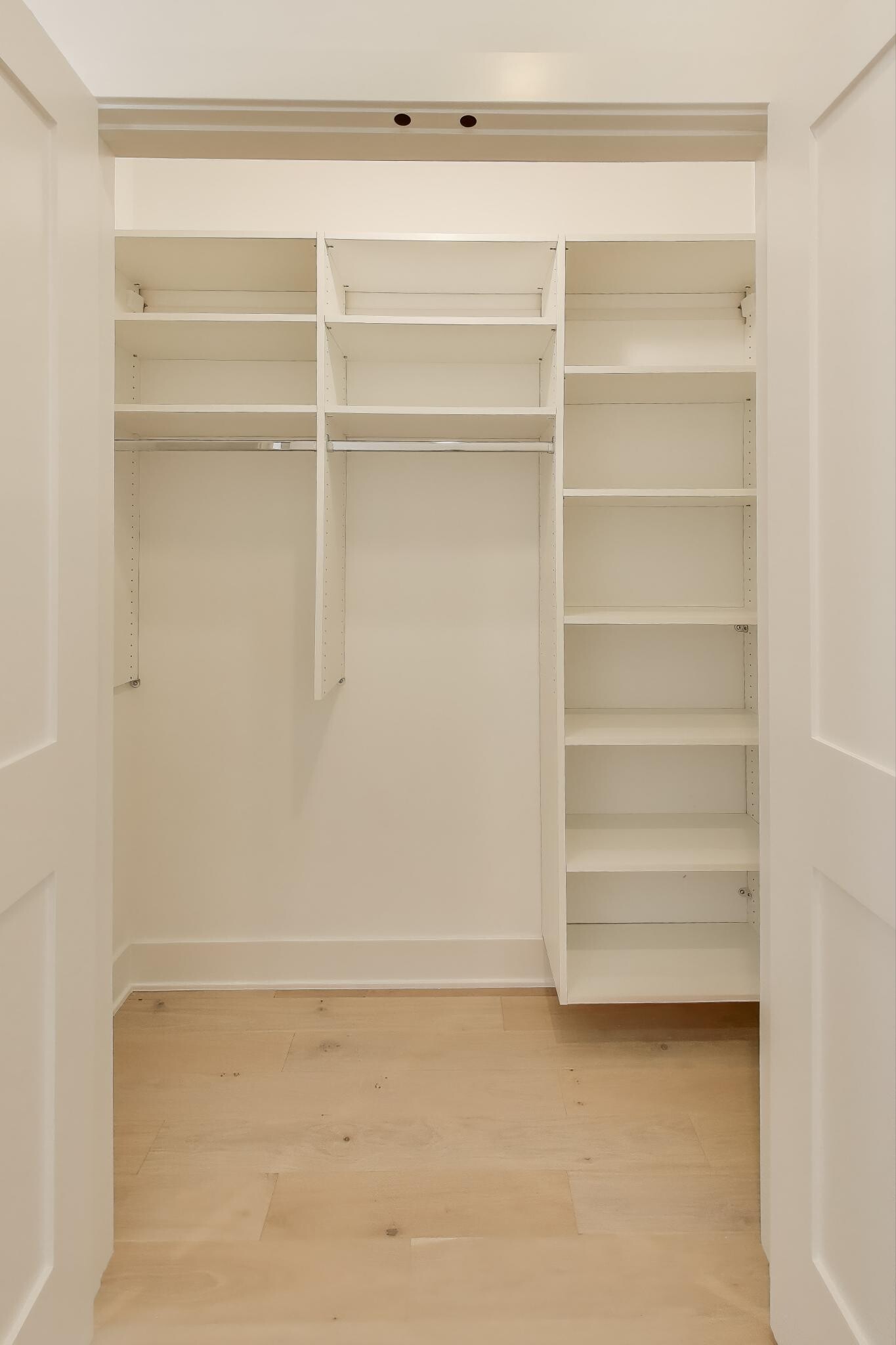 Building Photo - 1619 W Lawrence Ave