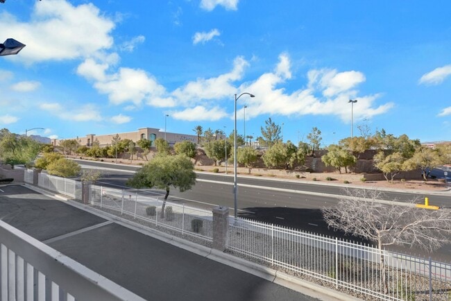 Building Photo - Upgraded Townhouse in Summerlin