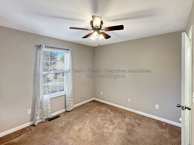Building Photo - 4130 Oakstone Ln